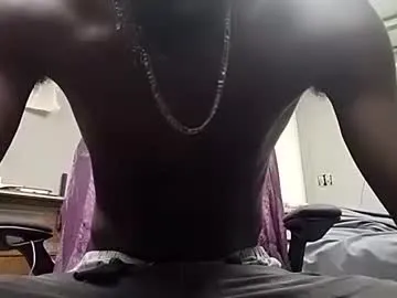 YU-KI00 – webcam model profile photo Image 3