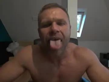 travonidas – webcam model profile photo Image 10