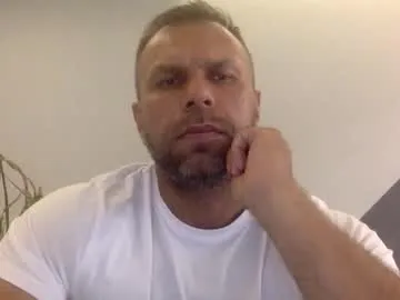 travonidas – webcam model profile photo Image 14