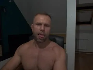 travonidas – webcam model profile photo Image 7