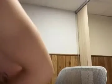 Runarunapi – webcam model profile photo Image 12