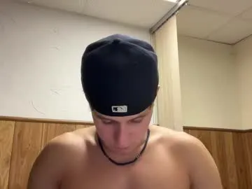 Runarunapi – webcam model profile photo Image 9