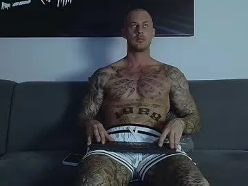 travonidas – webcam model profile photo Image 10