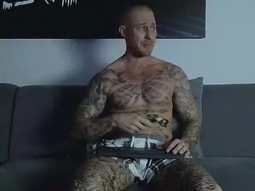 travonidas – webcam model profile photo Image 12