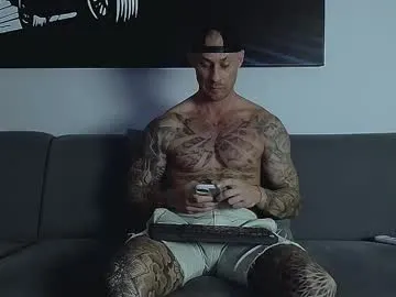 travonidas – webcam model profile photo Image 13