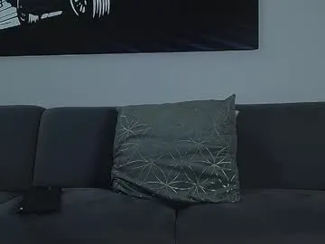 travonidas – webcam model profile photo Image 16