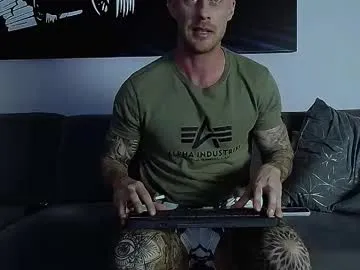 travonidas – webcam model profile photo Image 19