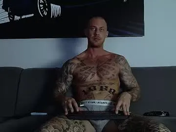 travonidas – webcam model profile photo Image 5