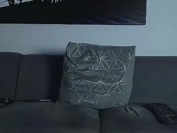 travonidas – webcam model profile photo Image 9