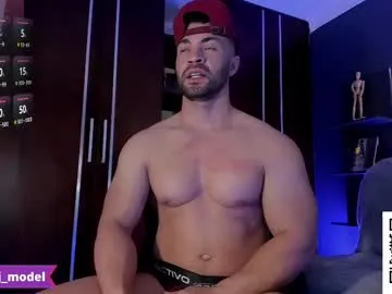 captain_chris8 – webcam model profile photo Image 16
