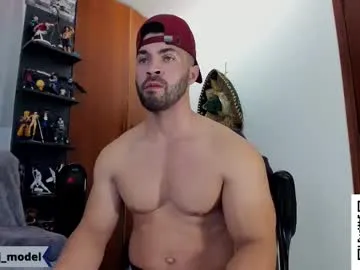 captain_chris8 – webcam model profile photo Image 6