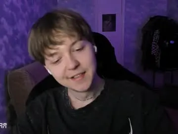 travonidas – webcam model profile photo Image 10