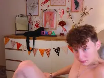 travonidas – webcam model profile photo Image 8