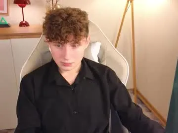 travonidas – webcam model profile photo Image 9