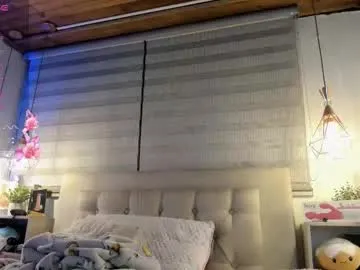 Runarunapi – webcam model profile photo Image 13