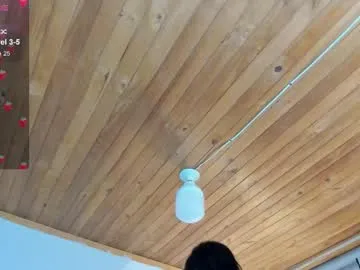 Runarunapi – webcam model profile photo Image 5