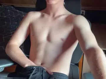 kriss0leoo – webcam model profile photo Image 14