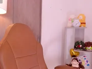 EmmiiGlow live broadcast Image 15