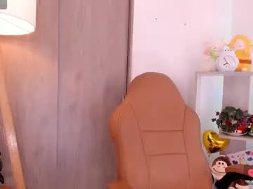 EmmiiGlow live broadcast Image 7