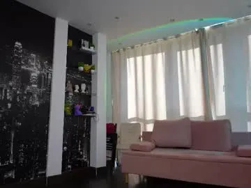 hana-08787- – webcam model profile photo Image 6