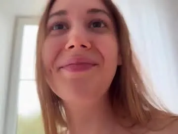 aviebby – webcam model profile photo Image 15