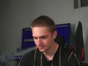 mon1_day – webcam model profile photo Image 19