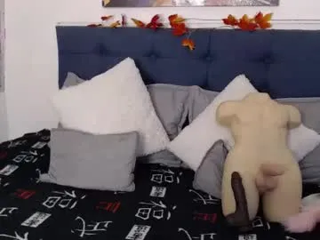 STRIP_GLOW – webcam model profile photo Image 10