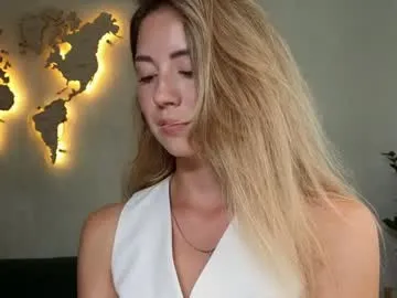 aviebby – webcam model profile photo Image 11