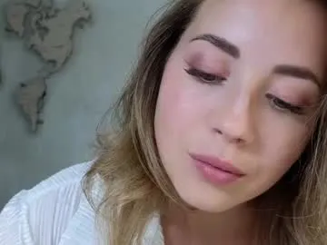 aviebby – webcam model profile photo Image 8