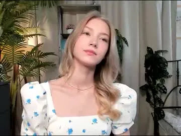 Runarunapi – webcam model profile photo Image 5