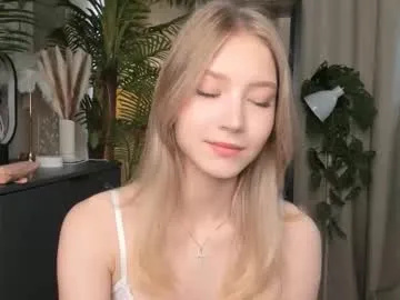 Runarunapi – webcam model profile photo Image 9