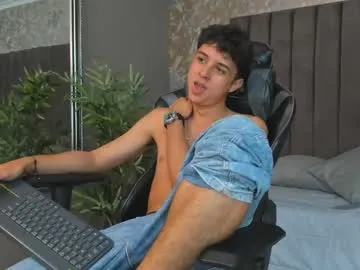 Runarunapi – webcam model profile photo Image 13