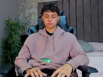 Runarunapi – webcam model profile photo Image 16