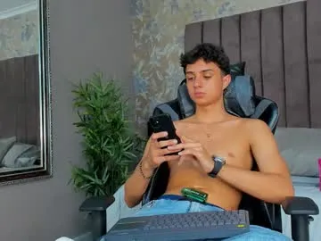 Runarunapi – webcam model profile photo Image 18