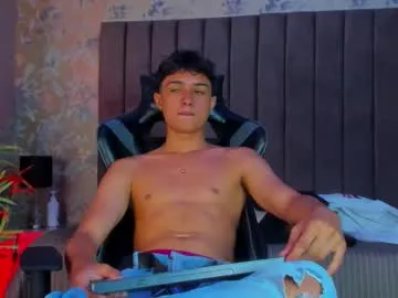 Runarunapi – webcam model profile photo Image 9