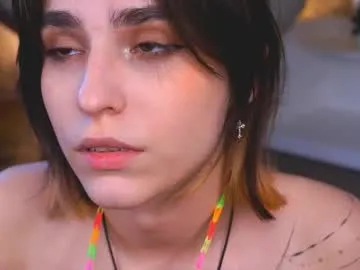 Runarunapi – webcam model profile photo Image 3