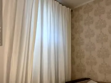 Runarunapi – webcam model profile photo Image 7