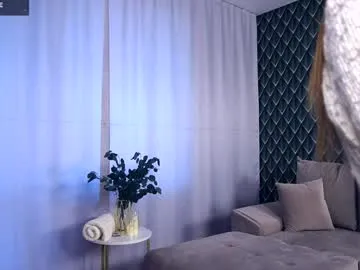 aviebby – webcam model profile photo Image 13