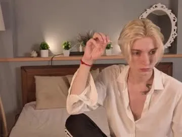 travonidas – webcam model profile photo Image 8