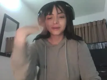 Runarunapi – webcam model profile photo Image 11