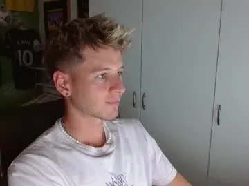 chloewildd – webcam model profile photo Image 8