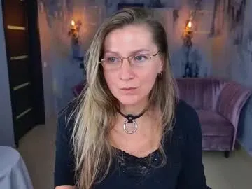 Runarunapi – webcam model profile photo Image 14