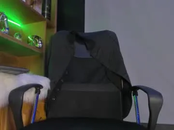 brokehungcollegeguy – webcam model profile photo Image 9