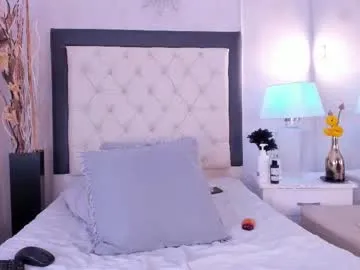 Runarunapi – webcam model profile photo Image 15