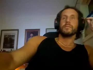 travonidas – webcam model profile photo Image 14