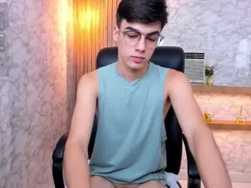 Runarunapi – webcam model profile photo Image 10