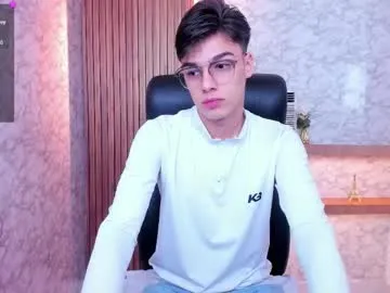 Runarunapi – webcam model profile photo Image 11