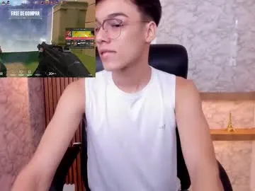 Runarunapi – webcam model profile photo Image 12