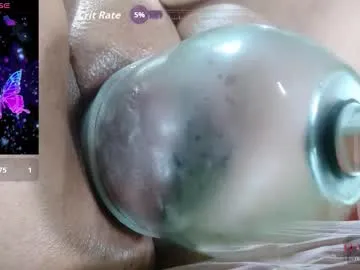 CurlyElisa – webcam model profile photo Image 11