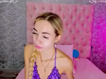 Runarunapi – webcam model profile photo Image 2